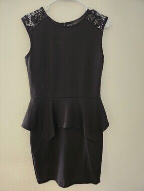 Kardashian Kollection Black Lace Mini Cocktail Dinner Dress M EUC